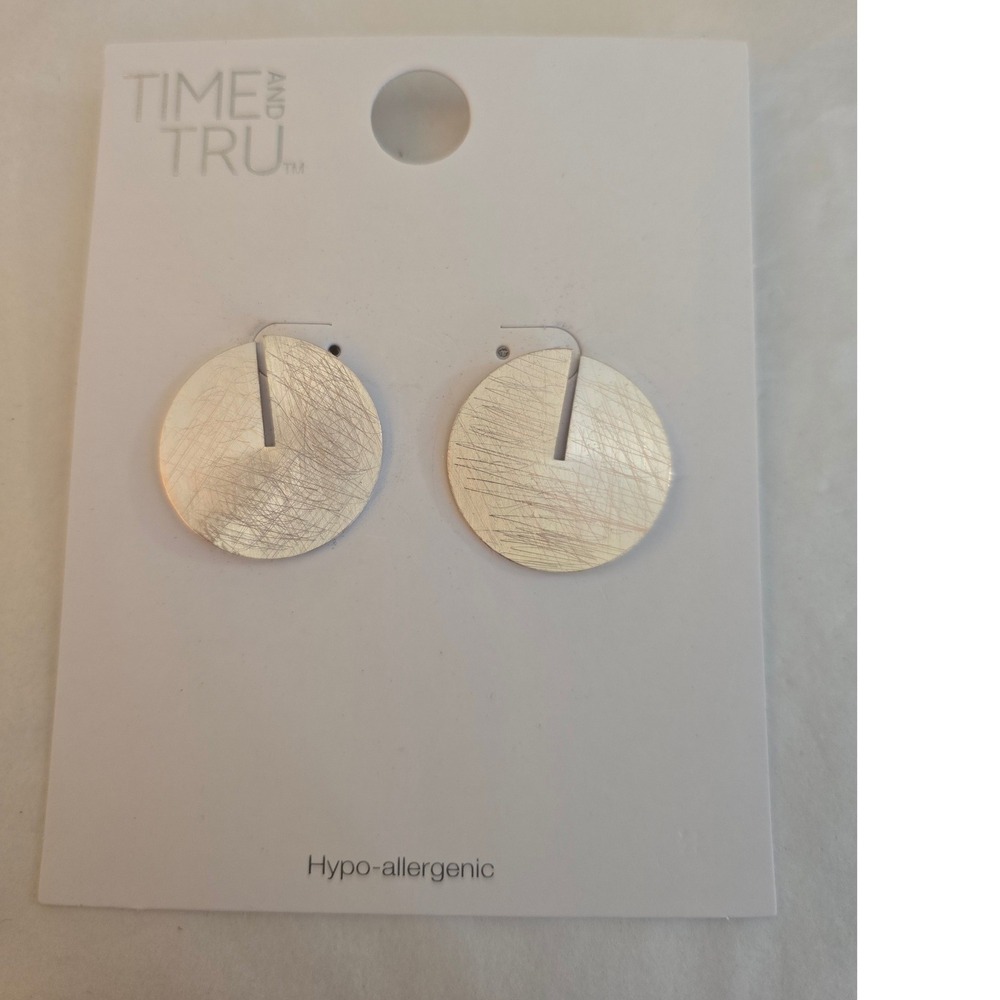 Time and Tru Silver‎ Tone Textured Disc Stud Earrings Hypoallergenic Minimalist